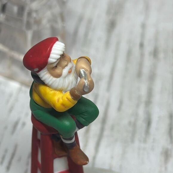 Department 56 Lot of 4 Village Accessories A Busy Elf Candy Cane Bench - Picture 9 of 11